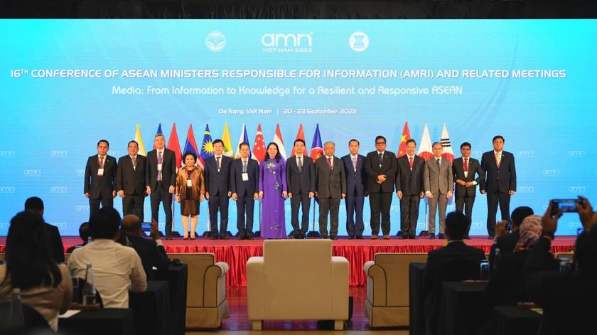 Hoi nghi Bo truong phu trach Thong tin ASEAN - Khẳng định và phát huy vai trò quan trọng của lĩnh vực thông tin trong tiến trình phát triển ASEAN
