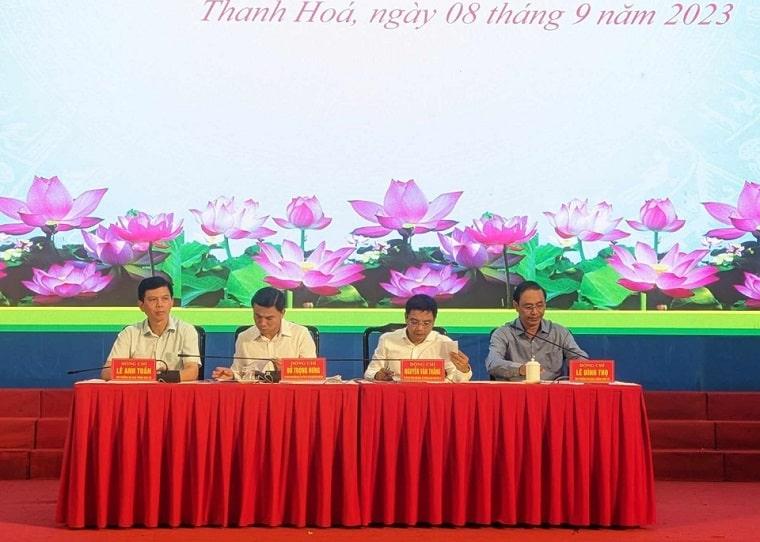 Lãnh đạo Bộ GTVT và tỉnh Thanh Hóa chủ trì hội nghị.