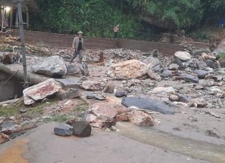 Lũ ống tràn xuống trong đêm, 7 người chết và mất tích
