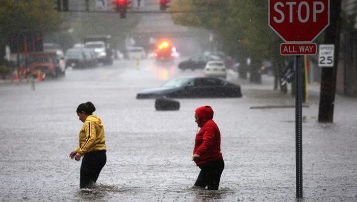 Ngap lut o ngoai o Mamaroneck cua Thanh pho New York - Mỹ ban bố tình trạng khẩn cấp ở New York do ngập lụt nghiêm trọng