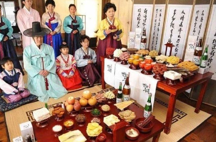 Ngày Tết Trung thu ở Hàn Quốc được gọi là Chuseok, biểu tượng cho sự thịnh vượng. 