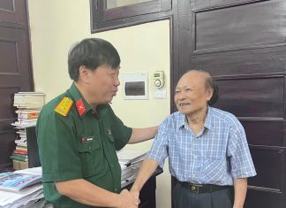 Nhạc sĩ Đoàn Bổng: con đường thơ – nhạc đều hướng đến trái tim – Tác giả: Nhà văn Phùng Văn Khai Nhạc sĩ Đoàn Bổng: con đường thơ - nhạc đều hướng đến trái tim - Tác giả: Nhà văn Phùng Văn Khai