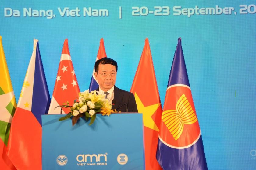 Ong Nguyen Manh Hung Bo truong Bo Thong tin va Truyen thong Viet Nam - Khẳng định và phát huy vai trò quan trọng của lĩnh vực thông tin trong tiến trình phát triển ASEAN