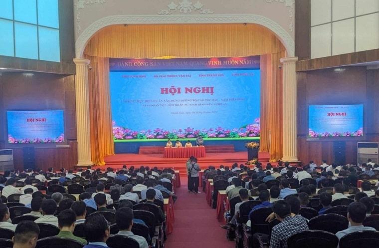 Quang cảnh hội nghị.