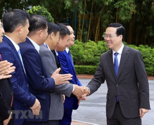 Chủ tịch nước V&otilde; Văn Thưởng với c&aacute;c đại biểu.