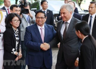 Thủ tướng Phạm Minh Chính hội kiến Chủ tịch Duma Quốc gia Nga Volodin