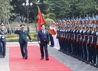 Chủ tịch Quốc hội dự Lễ kỷ niệm 60 năm Ngày truyền thống Quân chủng Phòng không – Không quân