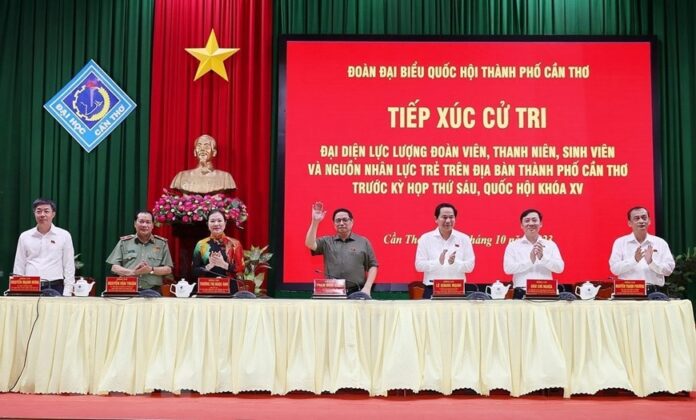 2 min 31 696x420 - Thủ tướng Phạm Minh Chính tiếp xúc cử tri Cần Thơ