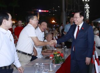 Chủ tịch Quốc hội Vương Đình Huệ dự Lễ kỷ niệm 60 năm thành lập thành phố Vin