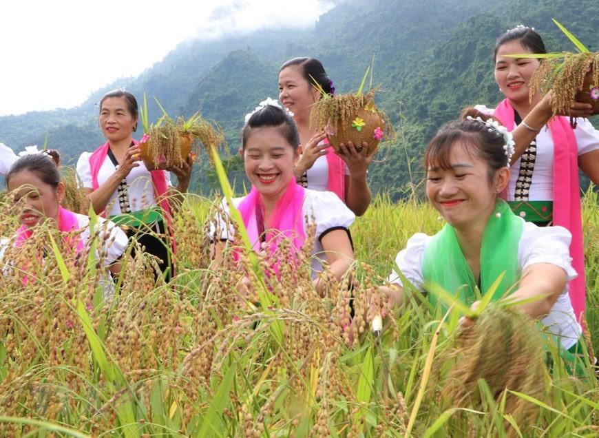 Lên Lai Châu xem Lễ hội Kin lẩu khẩu mẩu của người Thái