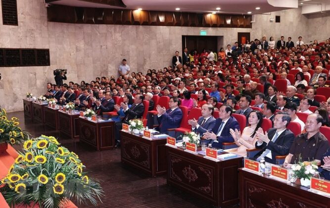 4 min 14 667x420 - Thủ tướng Phạm Minh Chính dự Hội nghị vinh danh Công dân Thủ đô Ưu tú