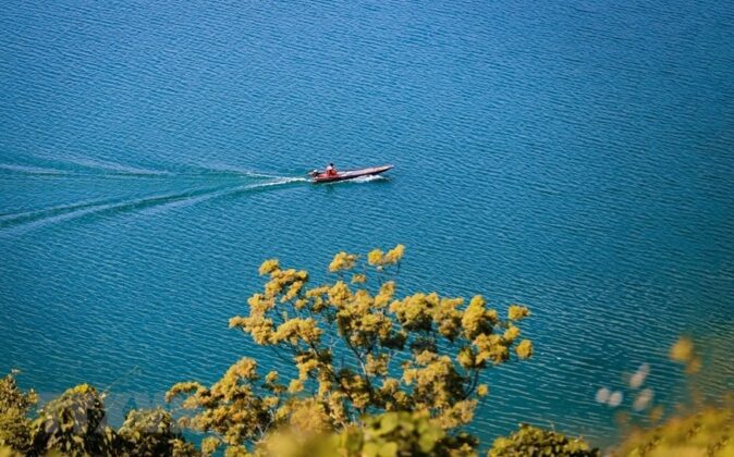4 min 24 674x420 - Lặng ngắm vẻ đẹp bình yên của hồ Hòa Bình trong chiều Thu