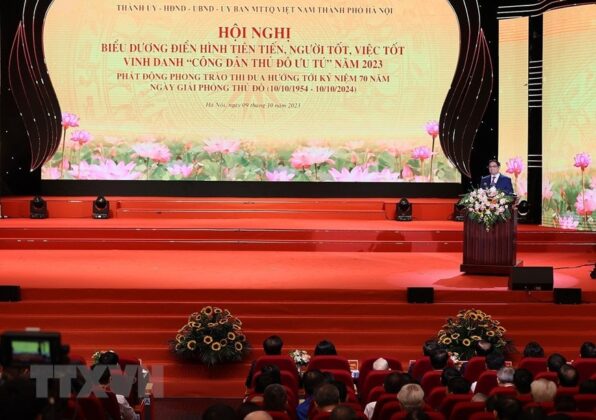 7 min 12 596x420 - Thủ tướng Phạm Minh Chính dự Hội nghị vinh danh Công dân Thủ đô Ưu tú