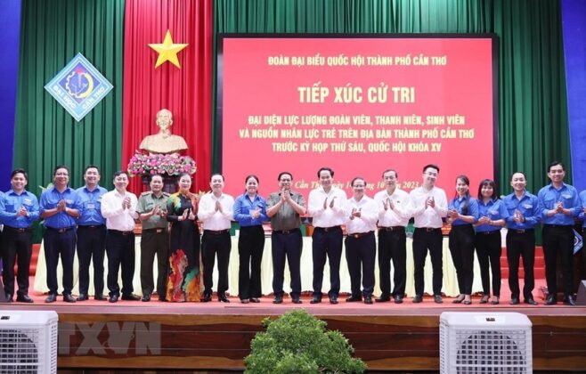 8 min 18 658x420 - Thủ tướng Phạm Minh Chính tiếp xúc cử tri Cần Thơ
