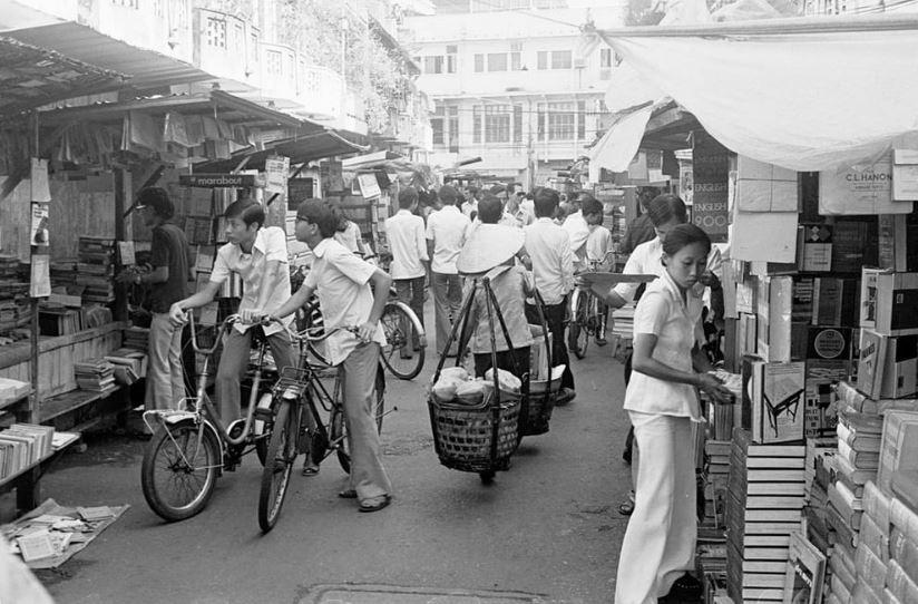 Cho sach Dang Thi Nhu nam 1979 min - Nét thâm trầm đô thị qua 'Sài Gòn đẹp xưa' của Phạm Công Luận