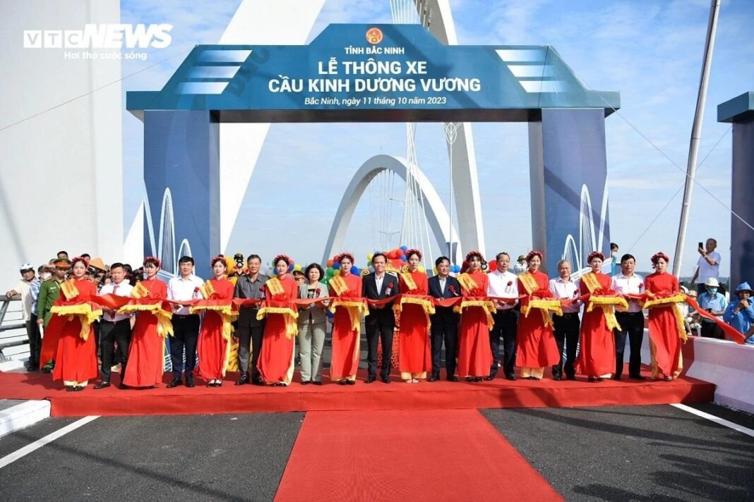 Khánh thành cầu vòm thép cao nhất Việt Nam