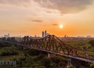 Quận Long Biên: Kỳ diệu vùng đất sầm uất trù phú ‘bên kia cầu’ Quận Long Biên: Kỳ diệu vùng đất sầm uất trù phú 'bên kia cầu'