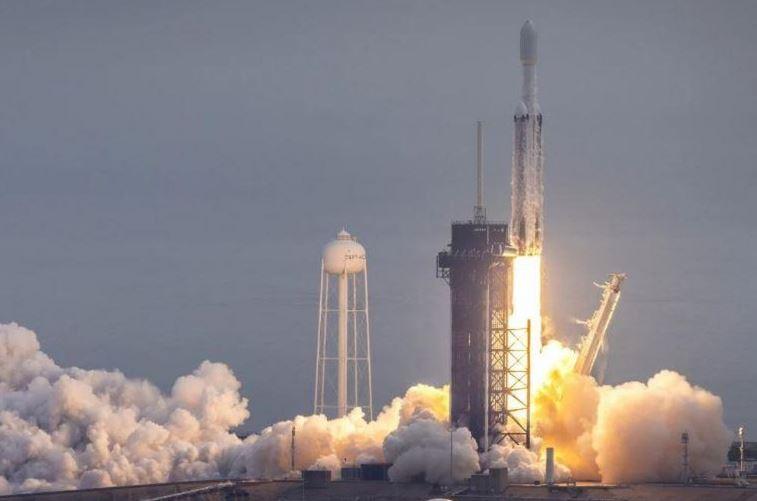 Ten lua Falcon Heavy min - NASA phóng tàu nghiên cứu tiểu hành tinh giàu kim loại trị giá hàng triệu tỉ đô la