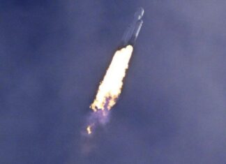 NASA phóng tàu vũ trụ nghiên cứu tiểu hành tinh Psyche giàu kim loại