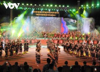 Khai mạc Ngày hội 'Đại ngàn Tây Nguyên- Tinh hoa hội tụ' tại Kon Tum