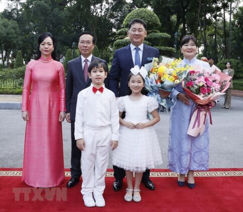 2 min 1 483x420 - Chủ tịch nước chủ trì lễ đón và hội đàm với Tổng thống Mông Cổ