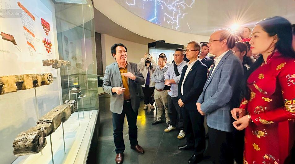 2 min 48 - Ngắm mô hình điện Kính Thiên được phục dựng tại Bảo tàng Hà Nội