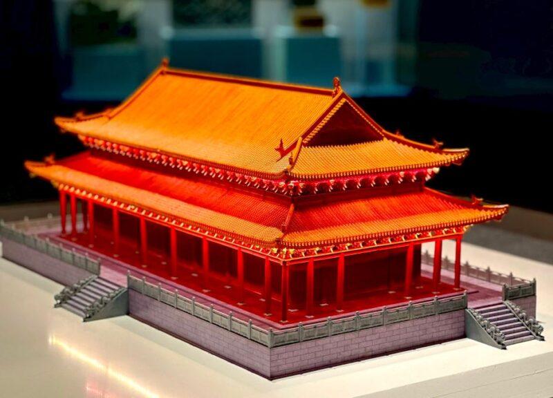 5 min 48 800x576 - Ngắm mô hình điện Kính Thiên được phục dựng tại Bảo tàng Hà Nội