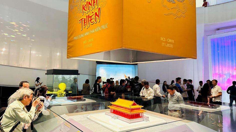 6 min 43 - Ngắm mô hình điện Kính Thiên được phục dựng tại Bảo tàng Hà Nội