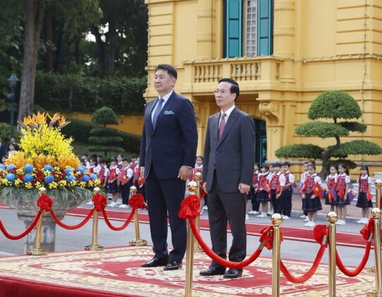 7 min 1 541x420 - Chủ tịch nước chủ trì lễ đón và hội đàm với Tổng thống Mông Cổ
