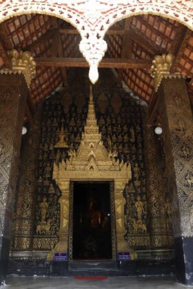7 min 29 280x420 - Wat Xiengthong - biểu tượng kiến trúc văn hóa chùa cổ của Lào