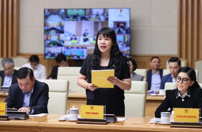 8 min 15 645x420 - Thủ tướng chủ trì hội nghị 'Phát triển du lịch Việt Nam nhanh, bền vững'