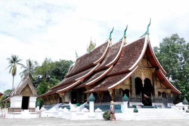 9 min 21 630x420 - Wat Xiengthong - biểu tượng kiến trúc văn hóa chùa cổ của Lào