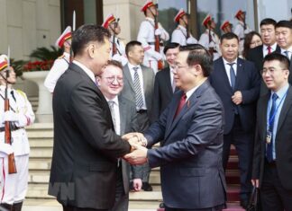 Chủ tịch Quốc hội Vương Đình Huệ hội kiến Tổng thống Mông Cổ