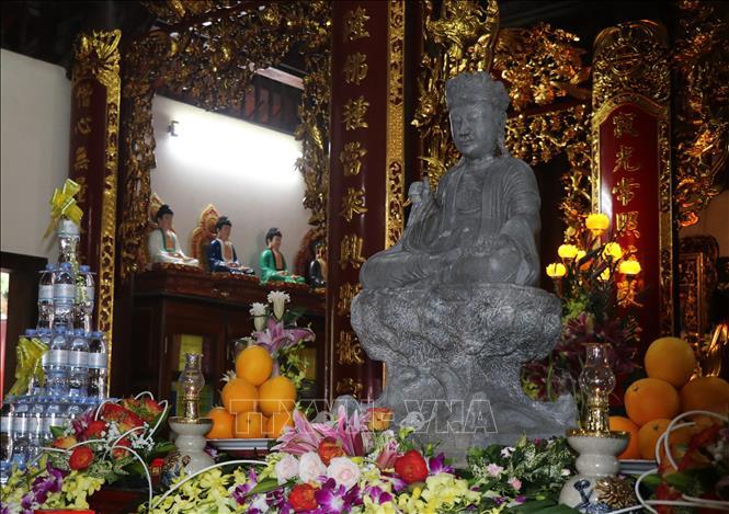 Bao vat quoc gia Tuong Quan The Am o chua Cung Kiem 2 min - Lễ đón Quyết định công nhận Bảo vật quốc gia Tượng Quan Thế Âm, chùa Cung Kiệm