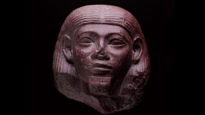 Buc tuong sa thach do min - Kỳ bí báu vật Ai Cập 4.000 tuổi đào được giữa sân trường