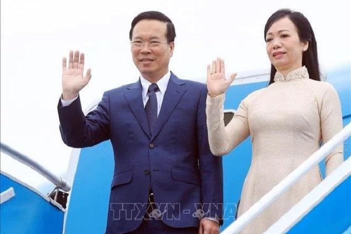 Chu tich nuoc Vo Van Thuong va Phu nhan min - Chủ tịch nước lên đường dự Tuần lễ cấp cao APEC tại Hoa Kỳ