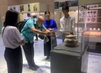 Chuyên gia quốc tế hỗ trợ tỉnh An Giang bảo vệ và quản lý di sản văn hóa Óc Eo Chuyên gia quốc tế hỗ trợ tỉnh An Giang bảo vệ và quản lý di sản văn hóa Óc Eo