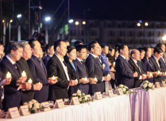 Xúc động Lễ tưởng niệm nạn nhân tai nạn giao thông Xúc động Lễ tưởng niệm nạn nhân tai nạn giao thông