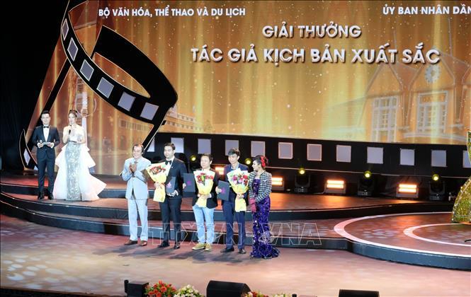 Lien hoan phim Viet Nam 3 min - Liên hoan phim Việt Nam lần thứ XXIII: 'Tro tàn rực rỡ' đoạt giải Bông sen Vàng