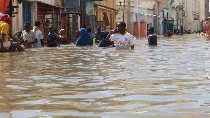 Ngap lut do mua lon tai Hiran Somalia - Somalia: Mưa lớn ngày càng nghiêm trọng, dịch tả lây lan đáng báo động