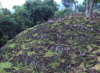 Phát hiện chấn động về kim tự tháp cổ nhất thế giới tại Indonesia