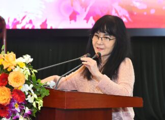 ‘Giữa cuộc đời cao tiếng hát du dương’ – Tác giả: Nguyễn Thị Minh Châu 'Giữa cuộc đời cao tiếng hát du dương' - Tác giả: Nguyễn Thị Minh Châu