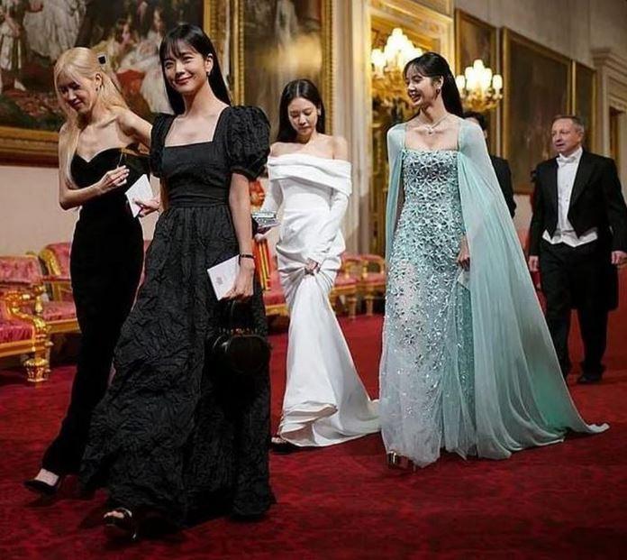 BlackPink lộng lẫy trong váy dạ hội