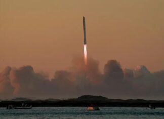 Tên lửa Starship của SpaceX nổ tung trên bầu trời Texas