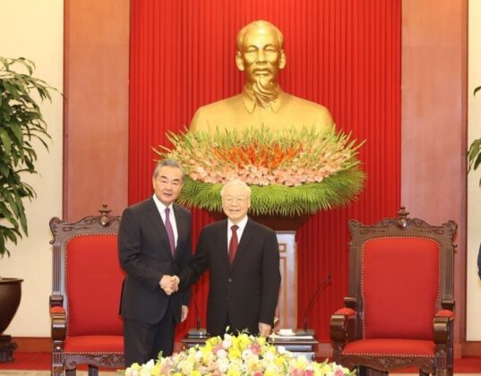 1 min 4 537x420 - Tổng Bí thư Nguyễn Phú Trọng tiếp Bộ trưởng Ngoại giao Trung Quốc Vương Nghị