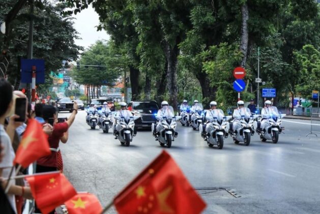 1 min 40 629x420 - Lễ đón Tổng Bí thư, Chủ tịch nước Trung Quốc thăm cấp Nhà nước tới Việt Nam
