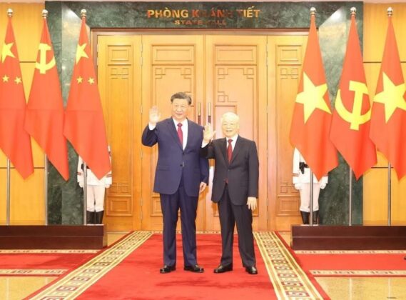 1 min 41 569x420 - Tổng Bí thư Nguyễn Phú Trọng hội đàm với Tổng Bí thư, Chủ tịch nước Trung Quốc