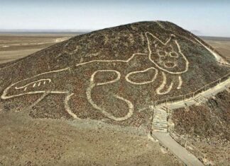 Peru phát hiện hình vẽ khổng lồ trên núi với niên đại hơn 2.000 năm