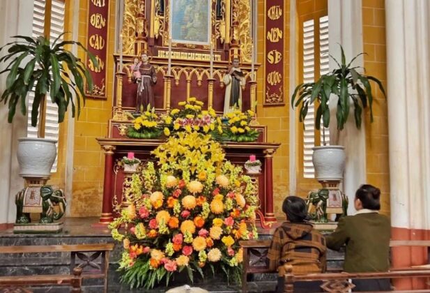 L&agrave; nơi người d&acirc;n xứ đạo thường t&igrave;m đến mỗi ng&agrave;y.