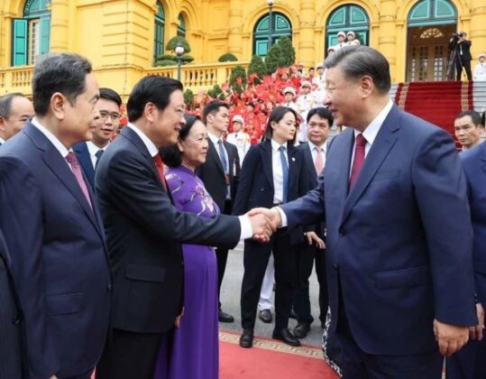 13 min 3 539x420 - Lễ đón Tổng Bí thư, Chủ tịch nước Trung Quốc thăm cấp Nhà nước tới Việt Nam